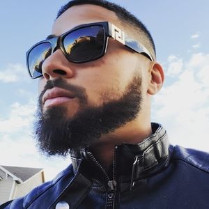 Meet your Posher, Jonathan